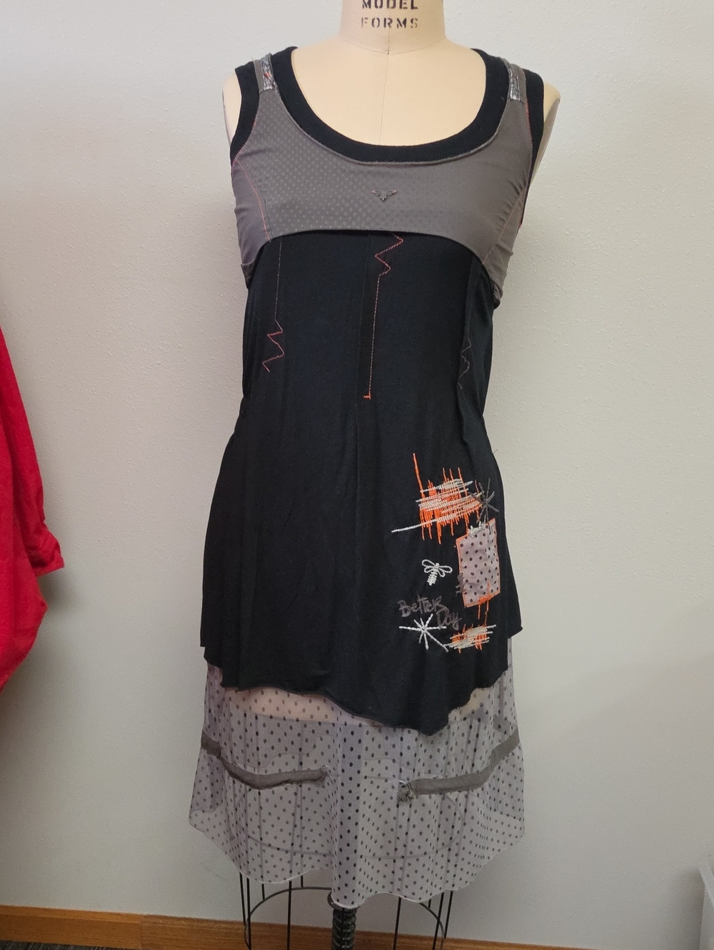 Sleeveless Black & Gray Layered Graphic Women’s Dress
